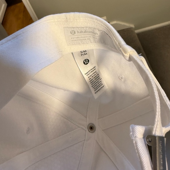 Lululemon “Lemon” Hat NEW - Picture 5 of 5